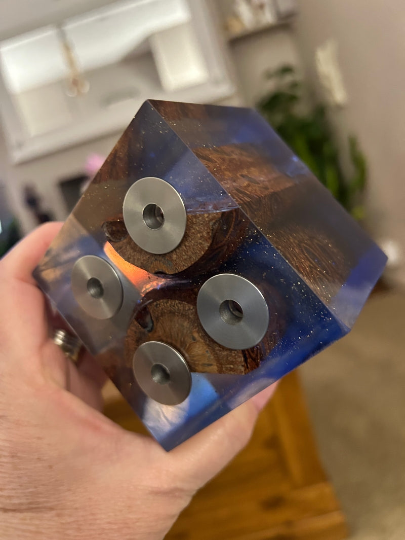 Cube 4 x 510 tank stand with god and stabwood