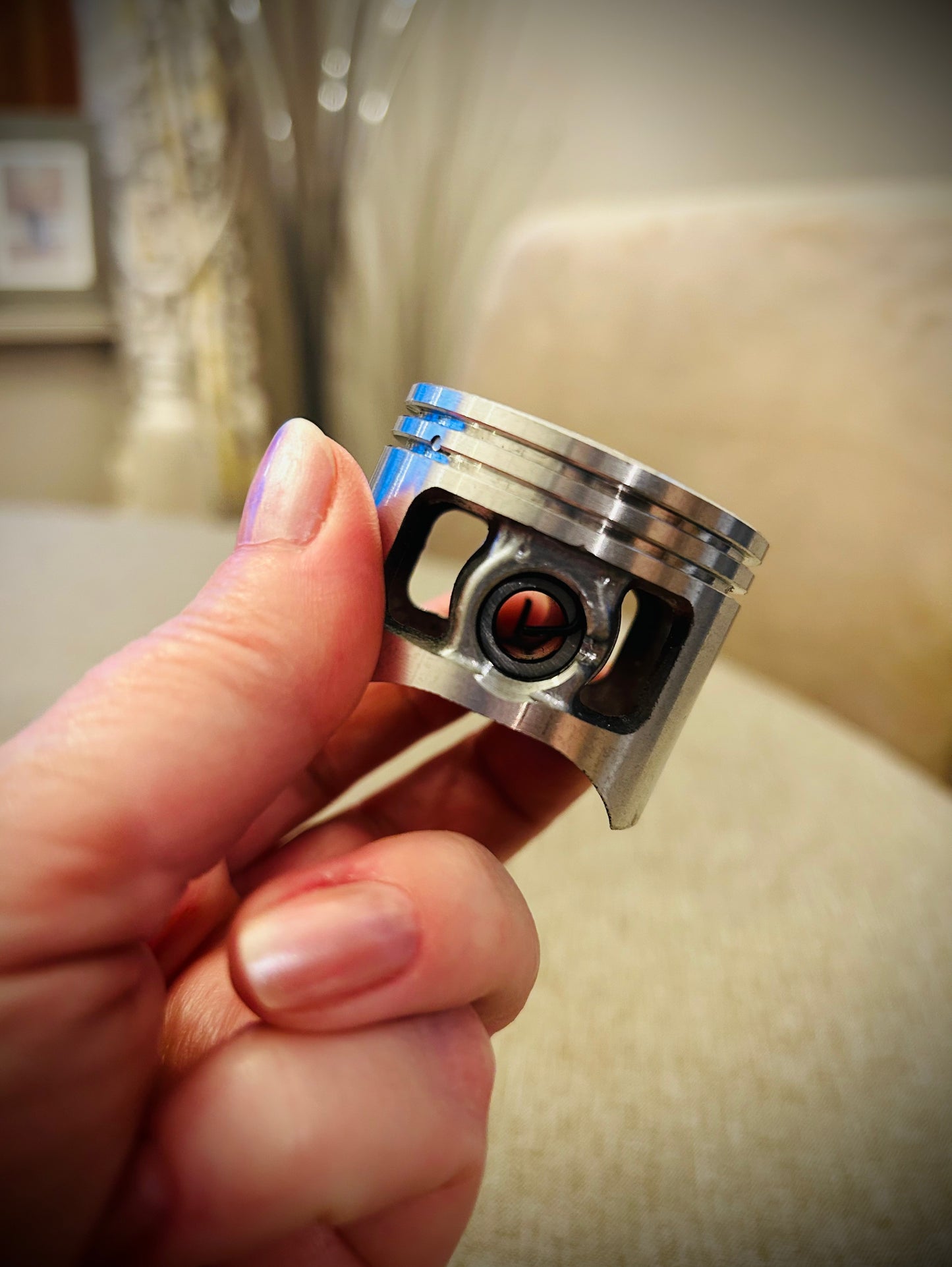 an original piston build stand with bearings rings and a 510 fitment