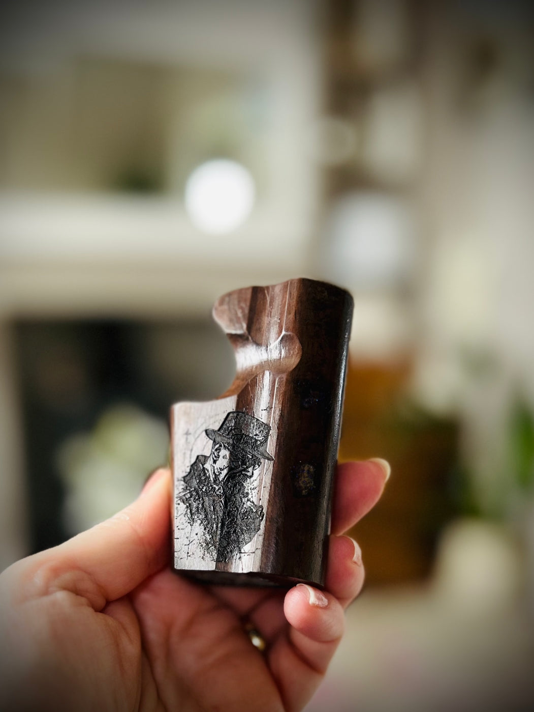 A SBS Single 18650 switched Mech pure wood engraved edition Clickfet mod