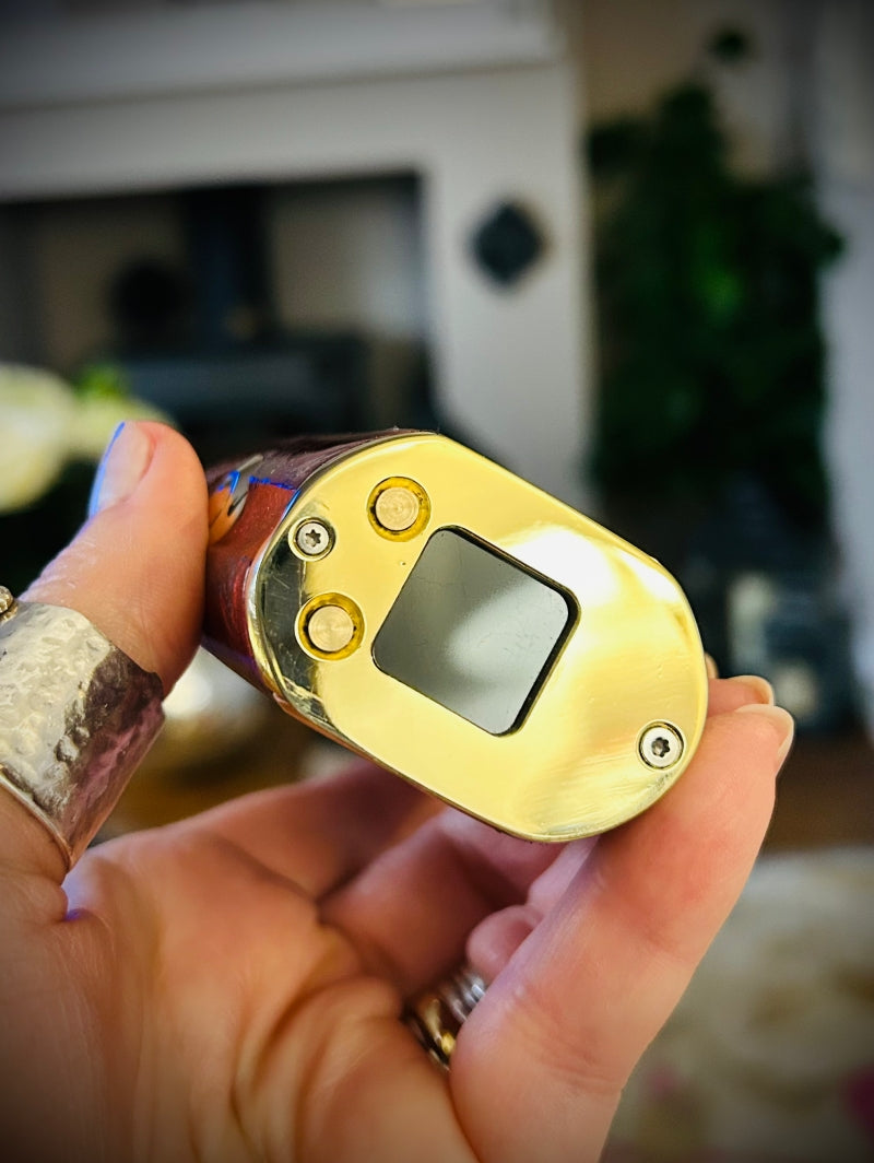 A SBS Single 18650 Evolv Dna80c stabwood mod