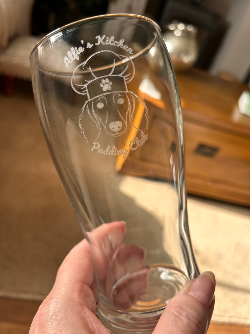 British Traditional Pint Glass engraved with Alfies Kitchen