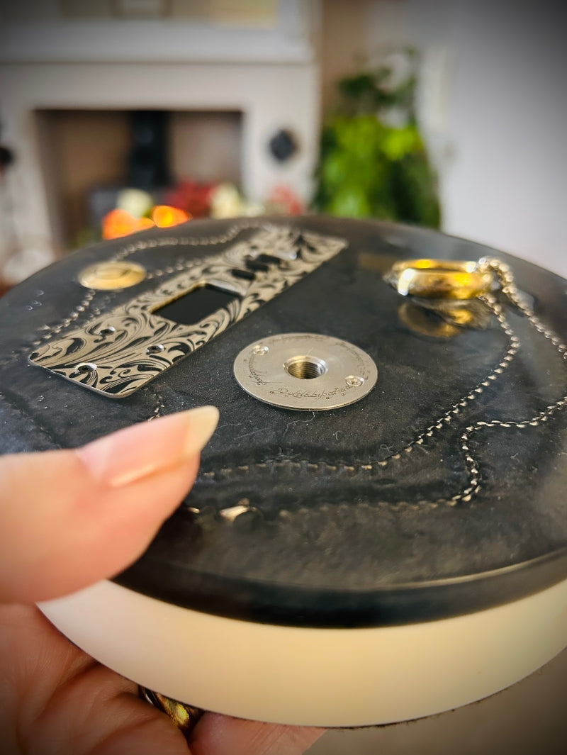 Evolv DNA75c Single 18650 build stand ohm reader LOTR one ring edition