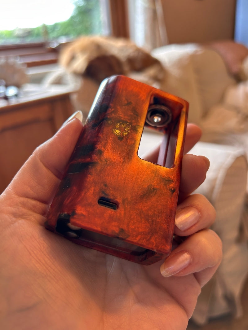 A Single 18650 Evolv Dna80c stabwood BORO mod