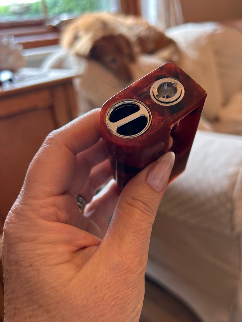 A Single 18650 Evolv Dna80c stabwood BORO mod