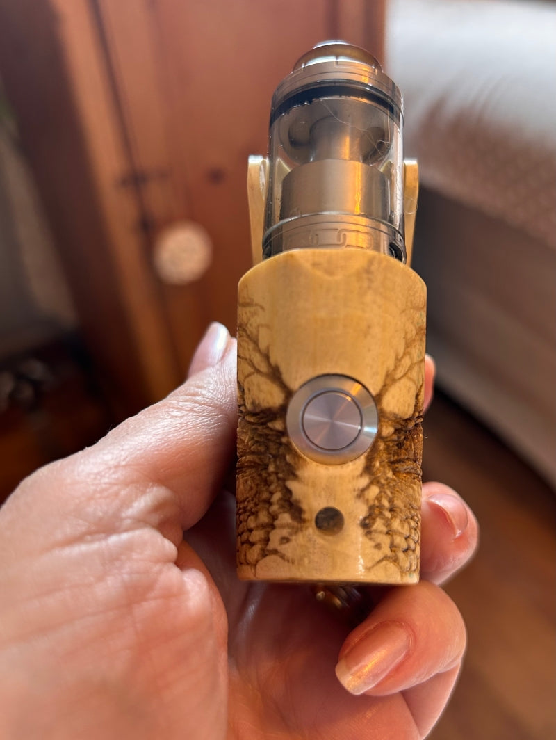 A SBS Single 18650 Lemonwood switched Mech engraved edition Clickfet mod