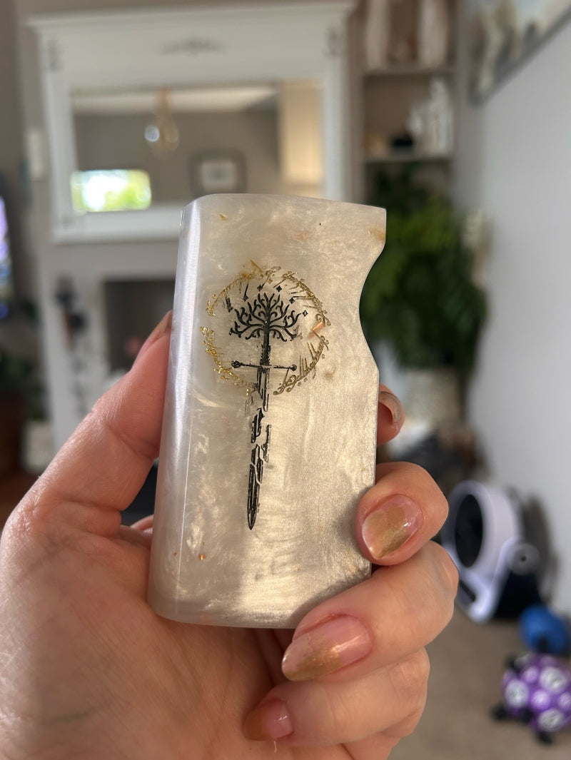 Dna60c single 18650 battery Regulated Boro LOTR edition