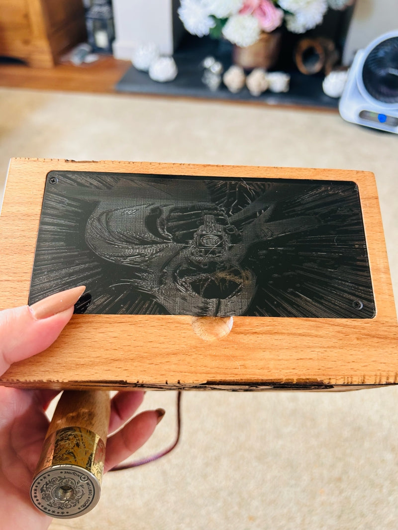Evolv Dna250c 4 cell lipo battery Engraved desk stand