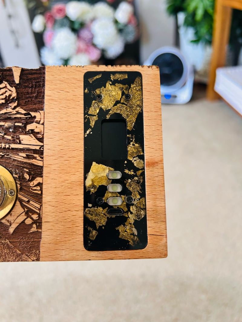 Evolv Dna250c 4 cell lipo battery Engraved desk stand